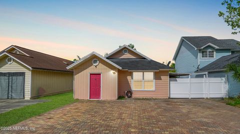 Single Family Residence in Jacksonville FL 2486 TOWNSQUARE Drive.jpg