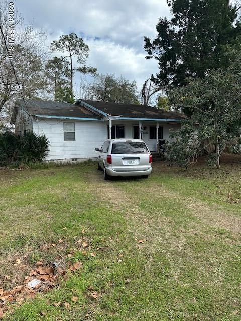 Single Family Residence in Atlantic Beach FL 1282 HIBISCUS Street.jpg