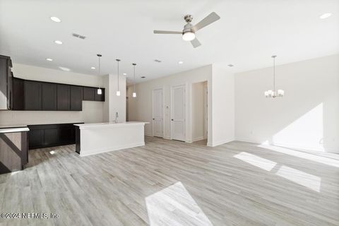 Single Family Residence in Jacksonville FL 7856 DRIGGERS Street 18.jpg