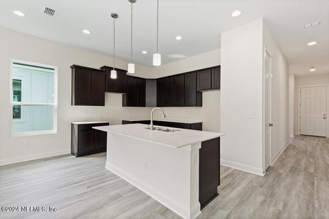 Single Family Residence in Jacksonville FL 7856 DRIGGERS Street 9.jpg