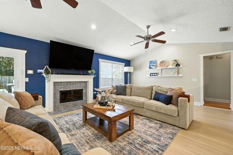 Single Family Residence in Jacksonville Beach FL 10 QUAIL Lane 5.jpg