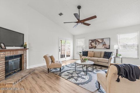Single Family Residence in Jacksonville FL 3824 MILLPOINT Drive.jpg
