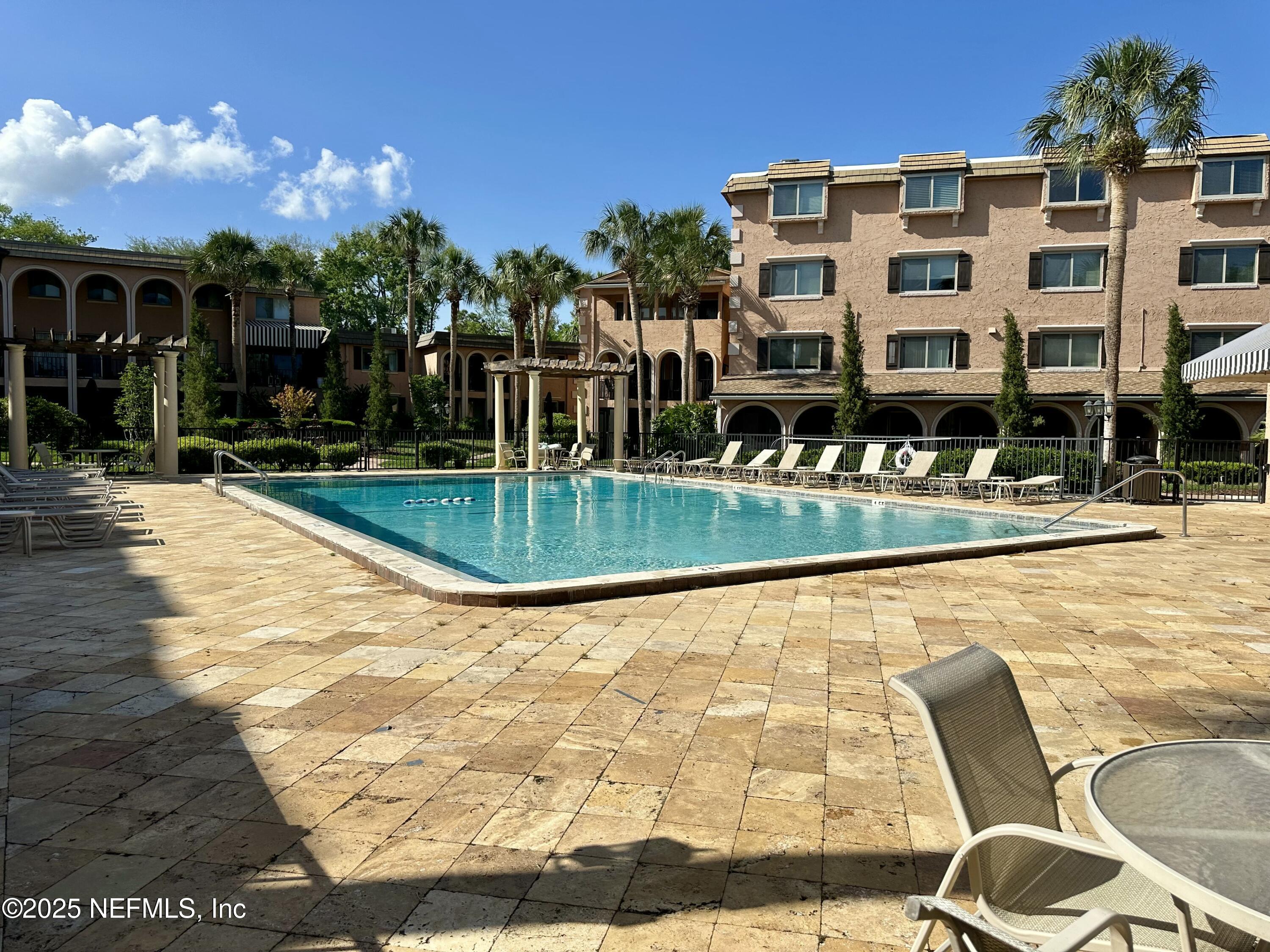Condominium in Jacksonville FL 5375 ORTEGA FARMS Boulevard #707 4.jpg