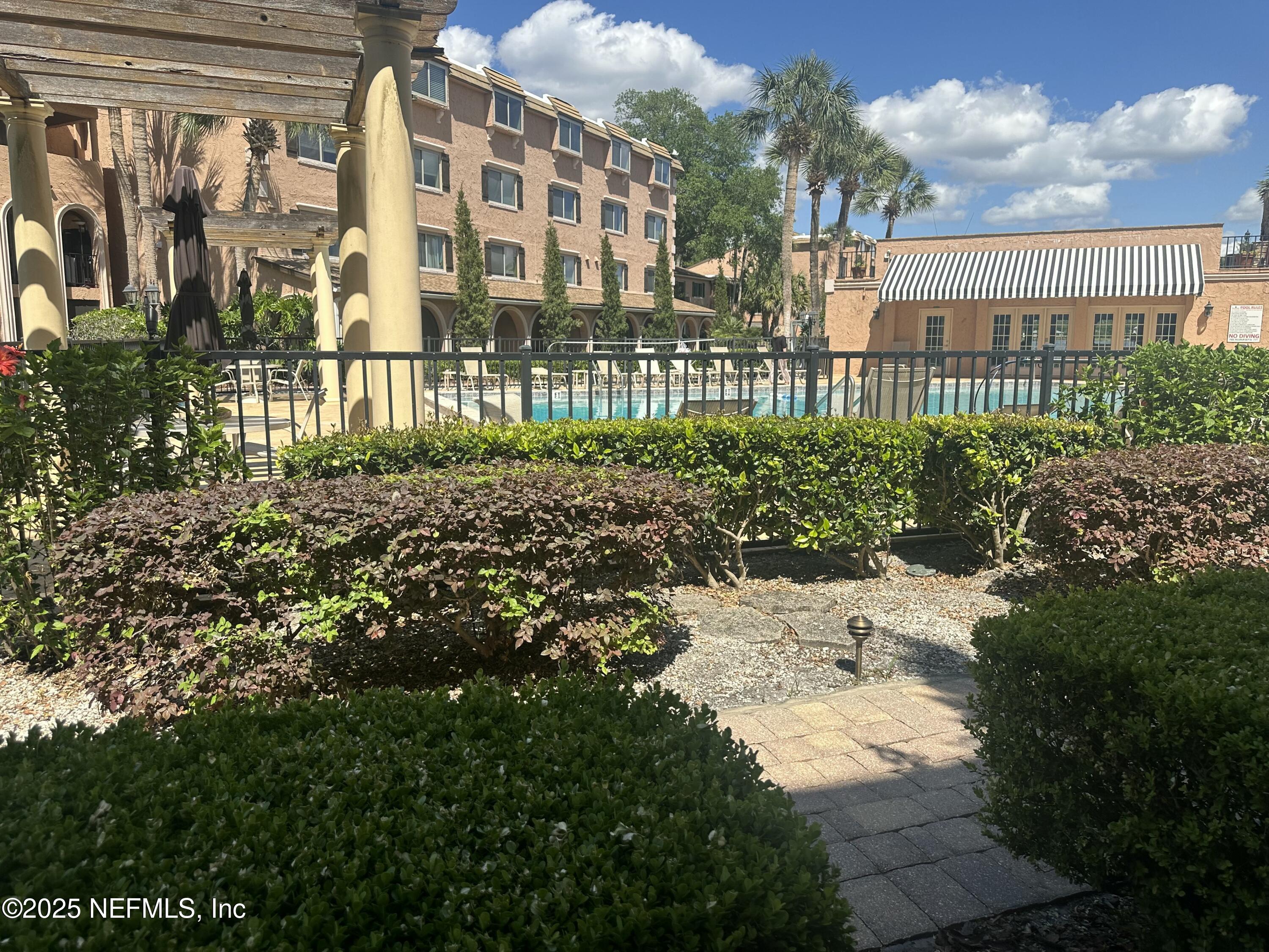 Condominium in Jacksonville FL 5375 ORTEGA FARMS Boulevard #707 9.jpg