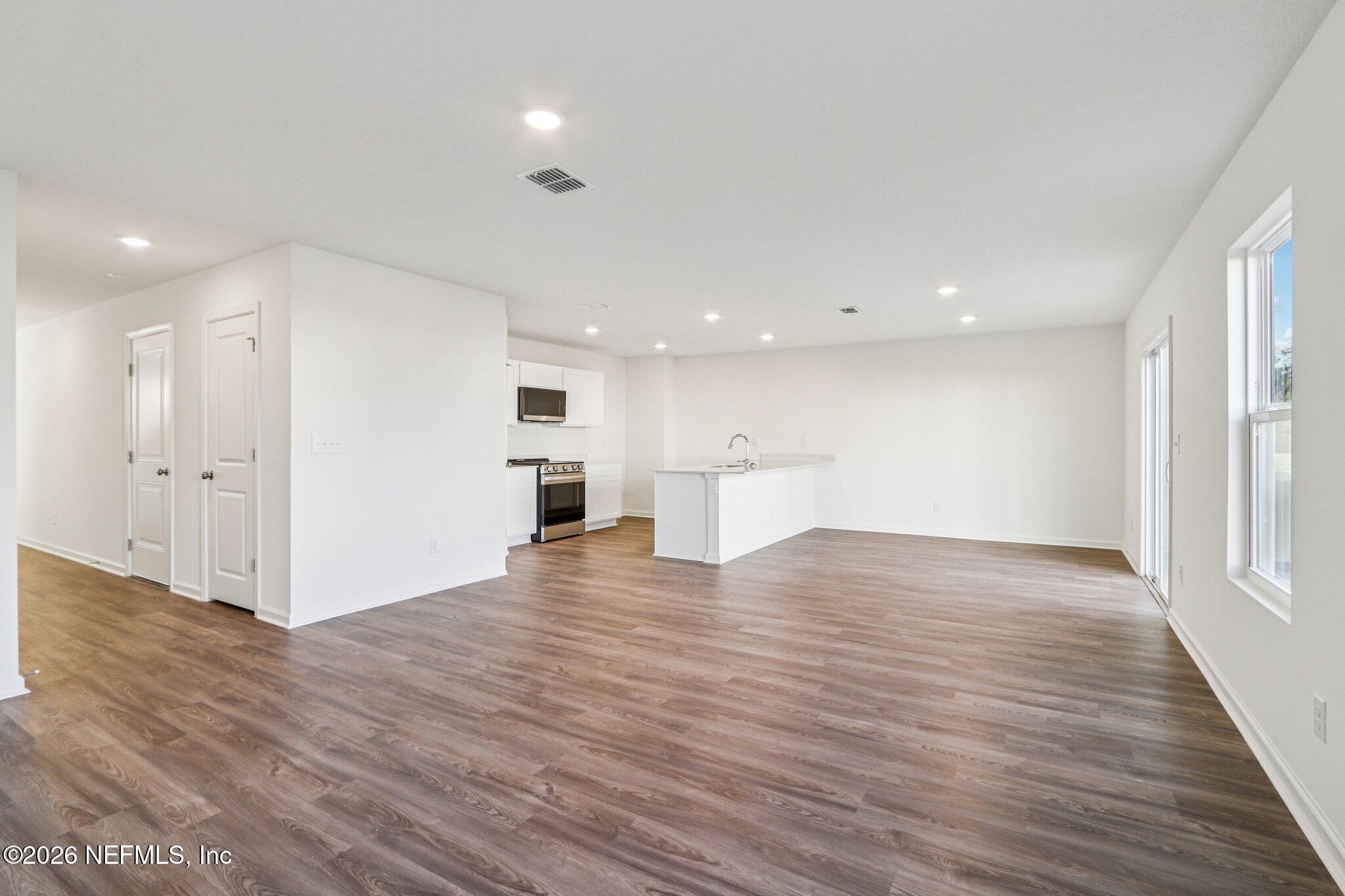 117 Chipco Ct, Jacksonville, FL 32218 photo