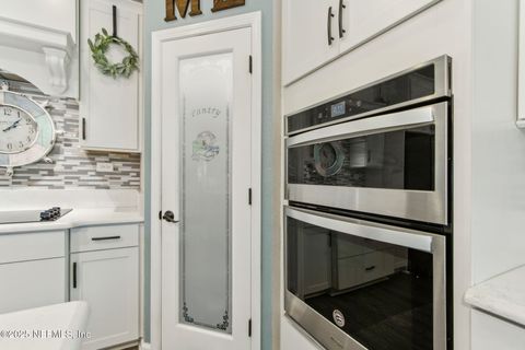 Single Family Residence in Fernandina Beach FL 81519 BOATSWAIN Court 13.jpg