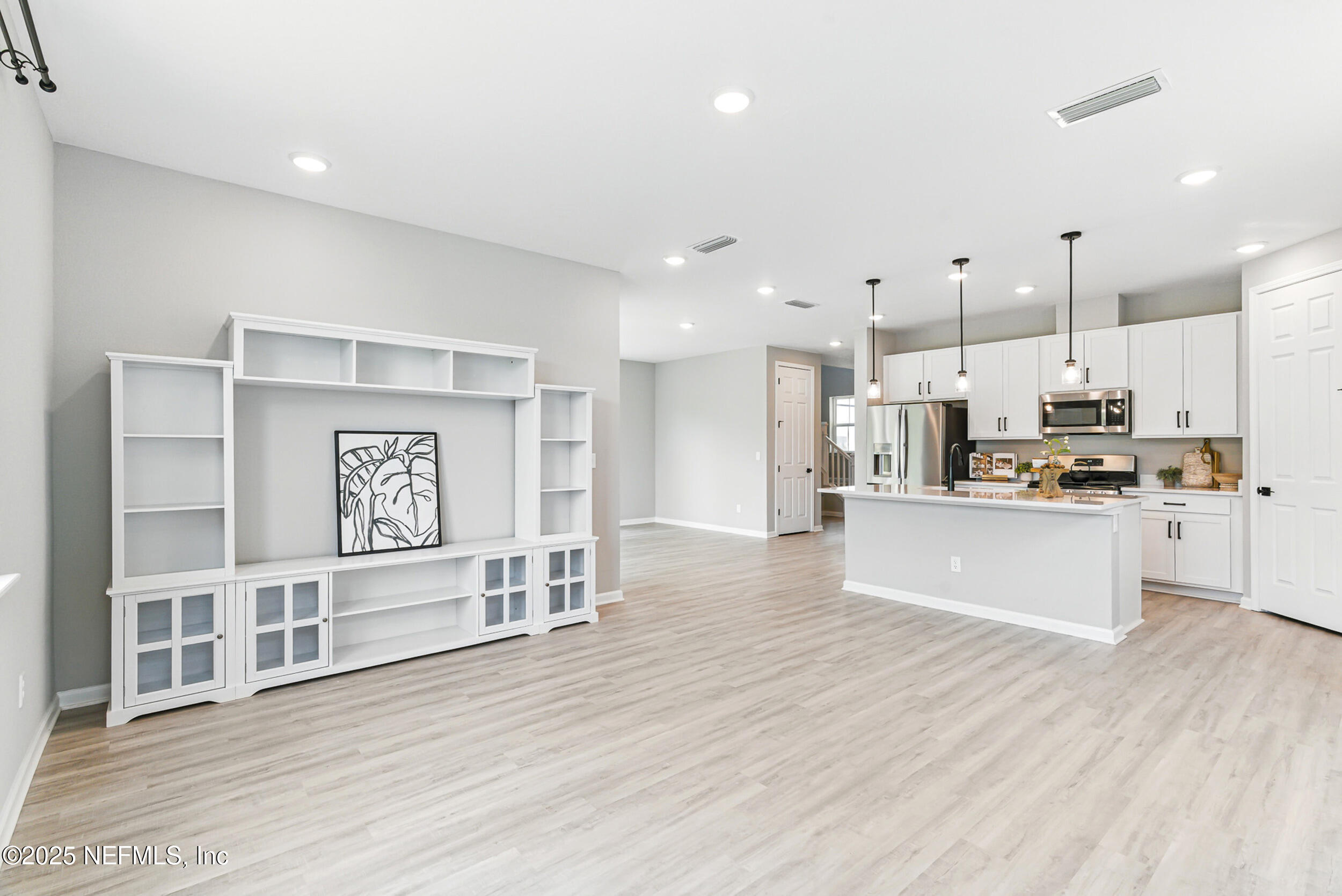 Single Family Residence in Jacksonville FL 8268 MARIETTA STILL Drive 9.jpg
