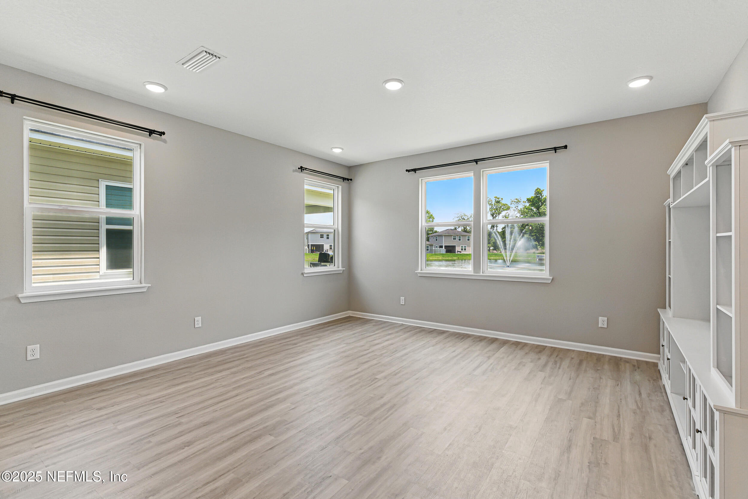 Single Family Residence in Jacksonville FL 8268 MARIETTA STILL Drive 10.jpg