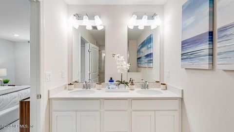 Townhouse in Jacksonville FL 6951 GABLE GROVE Avenue 8.jpg