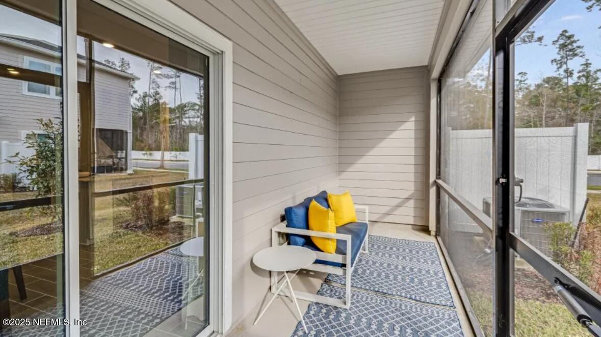 Townhouse in Jacksonville FL 6951 GABLE GROVE Avenue 9.jpg