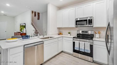 Townhouse in Jacksonville FL 6951 GABLE GROVE Avenue 5.jpg