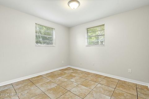 Single Family Residence in Jacksonville FL 9208 5TH Avenue 10.jpg