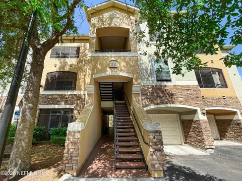 Condominium in Jacksonville FL 8539 GATE Parkway #628.jpg