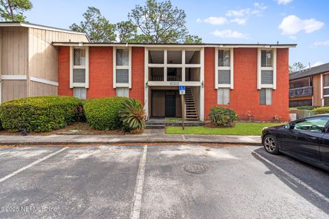 Condominium in Jacksonville FL 8849 OLD KINGS Road.jpg
