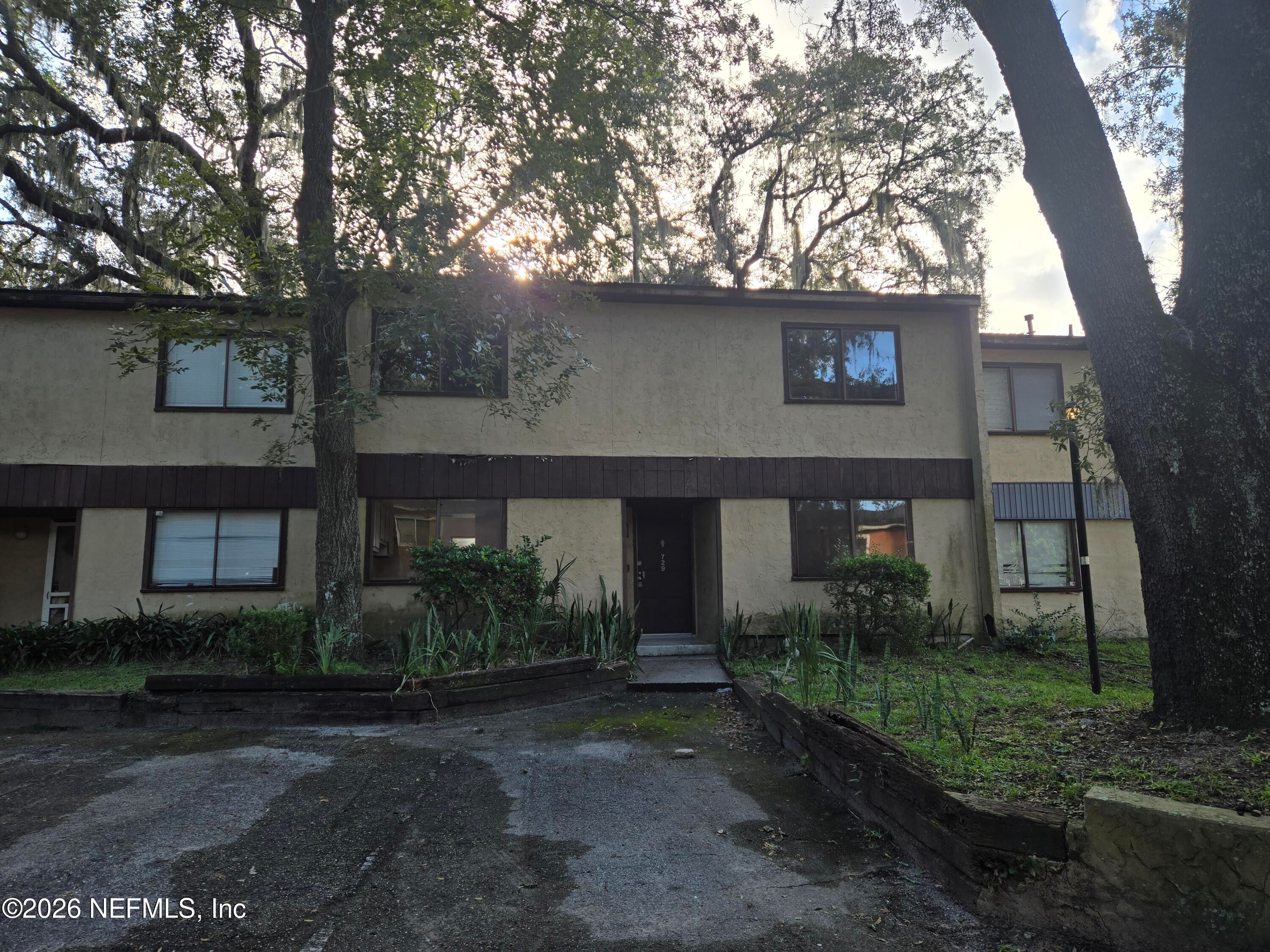 729 Oaks Field Rd, Jacksonville, FL 32211