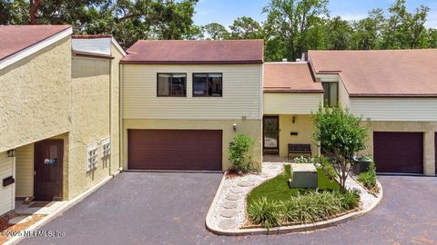 Condominium in Jacksonville FL 5400 LA MOYA Avenue #30.jpg
