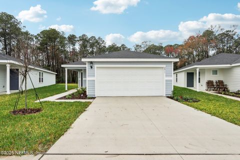 Single Family Residence in Jacksonville FL 7411 QUEENSGATE Circle.jpg