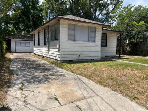 Single Family Residence in Jacksonville FL 2052 W 16TH Street.jpg