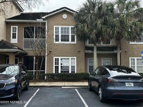 Condominium in Jacksonville FL 10075 GATE Parkway.jpg