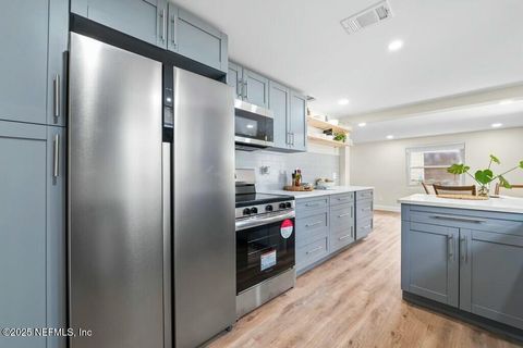 Single Family Residence in Jacksonville FL 9057 8TH Avenue 5.jpg