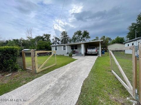 Single Family Residence in Jacksonville FL 10566 ARENDAL Road.jpg