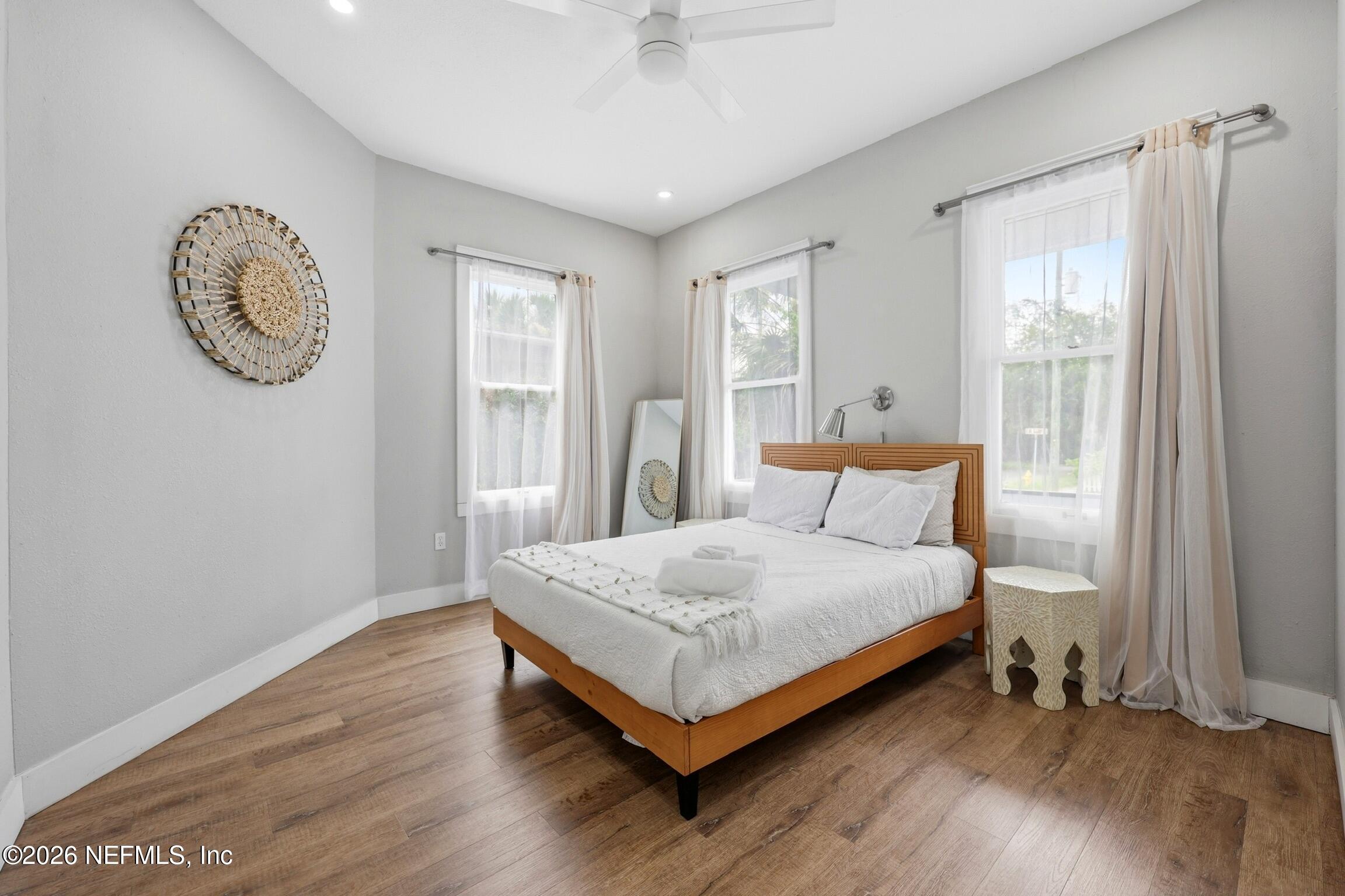325 E 1 St, Jacksonville, FL 32206 photo