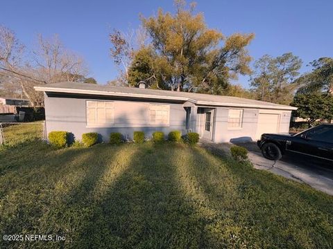 Single Family Residence in Jacksonville FL 6226 PENNANT Drive.jpg