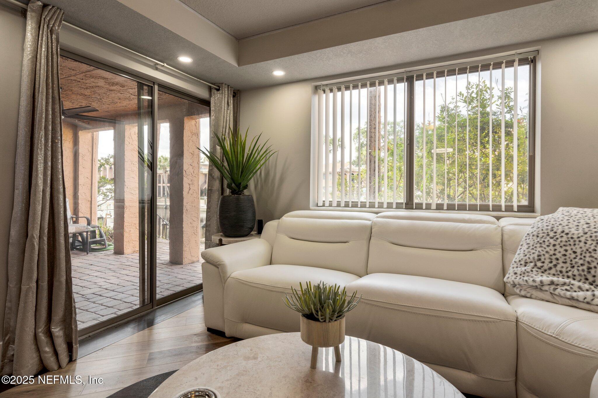 Condominium in Jacksonville FL 5375 ORTEGA FARMS Boulevard #408 5.jpg