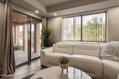Condominium in Jacksonville FL 5375 ORTEGA FARMS Boulevard #408 5.jpg