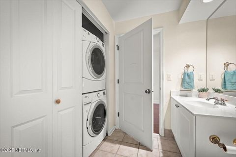 Condominium in Jacksonville FL 400 E BAY Street #1401 15.jpg