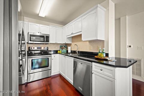 Condominium in Jacksonville FL 400 E BAY Street #1401 11.jpg