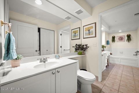 Condominium in Jacksonville FL 400 E BAY Street #1401 14.jpg