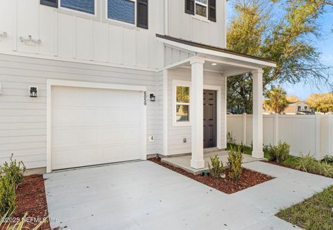 Townhouse in Jacksonville FL 6059 CAROLINES Court.jpg