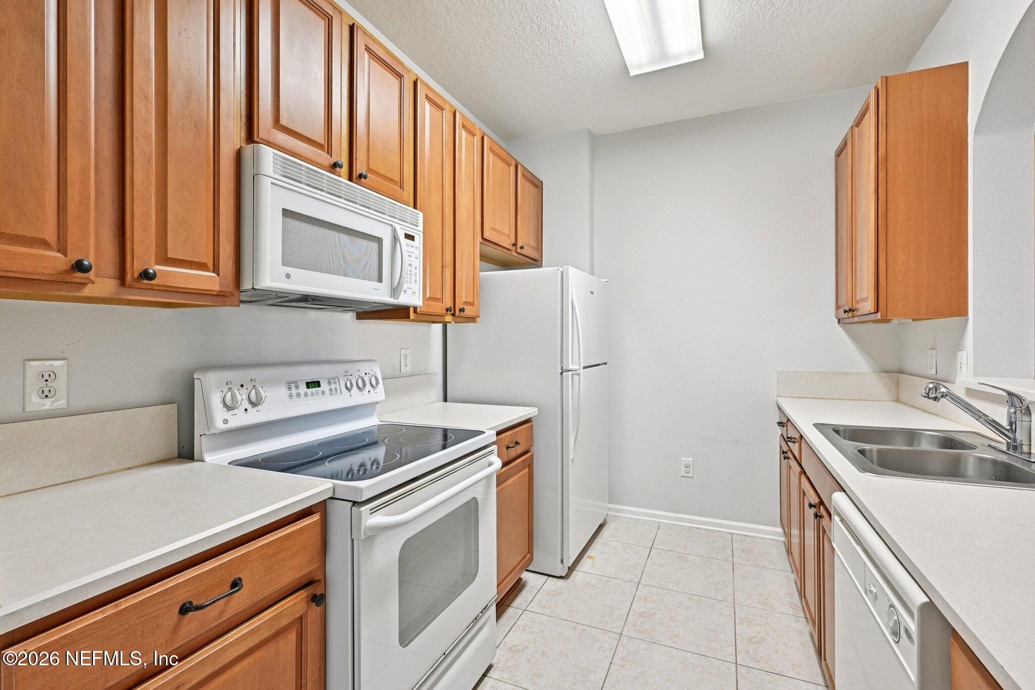 7801 Point Meadows Drive 8209, Jacksonville, FL 32256 photo