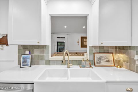 Single Family Residence in Jacksonville FL 3649 LUMBERJACK Way 11.jpg