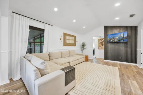 Single Family Residence in Jacksonville FL 3649 LUMBERJACK Way 7.jpg
