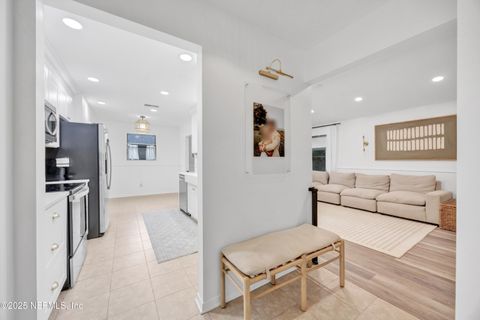 Single Family Residence in Jacksonville FL 3649 LUMBERJACK Way 9.jpg