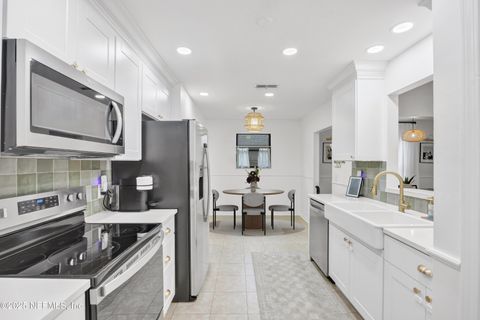 Single Family Residence in Jacksonville FL 3649 LUMBERJACK Way 15.jpg