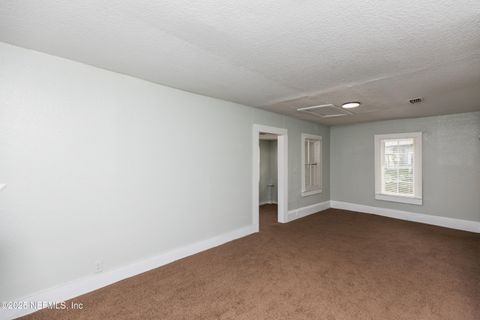 Single Family Residence in Jacksonville FL 1488 W 5TH Street 13.jpg
