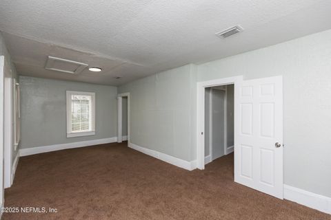 Single Family Residence in Jacksonville FL 1488 W 5TH Street 11.jpg