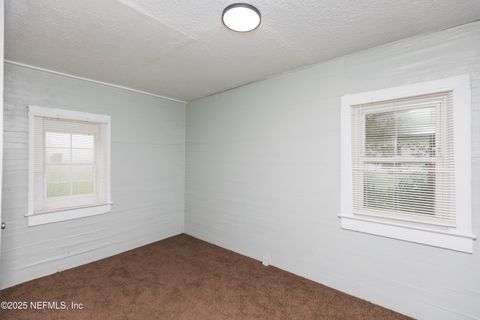 Single Family Residence in Jacksonville FL 1488 W 5TH Street 12.jpg