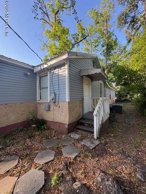Single Family Residence in Jacksonville FL 2332 BRADFORD Street.jpg