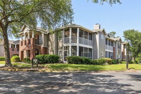 Condominium in Jacksonville FL 10000 GATE Parkway #2022.jpg