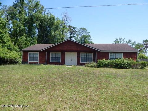 Single Family Residence in Orange Park FL 590 CONSTITUTION Drive.jpg