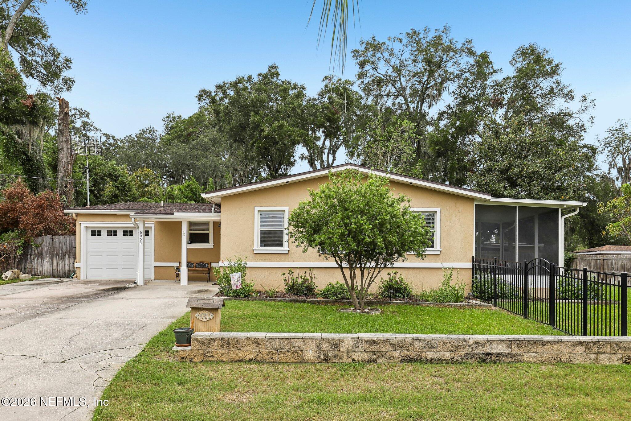 6053 Hinely Ln, Jacksonville, FL 32216 photo