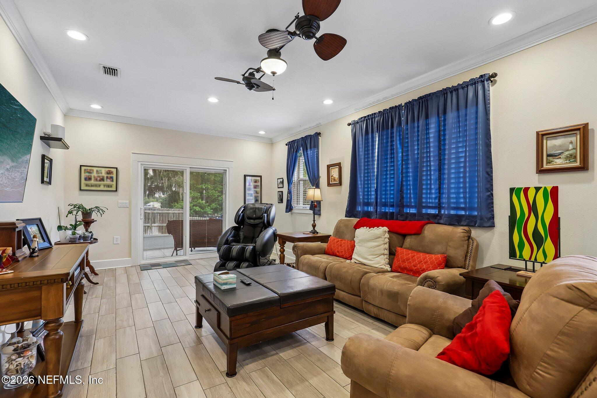 6053 Hinely Ln, Jacksonville, FL 32216 photo