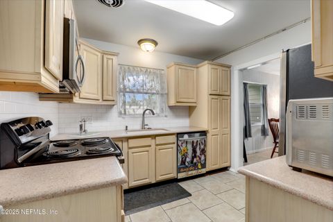 Single Family Residence in Jacksonville FL 820 MONTEGO Road 17.jpg