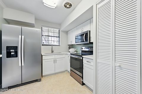 Single Family Residence in Jacksonville FL 11345 HARLAN Drive 6.jpg