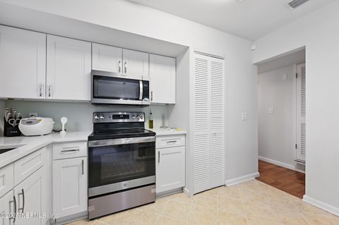 Single Family Residence in Jacksonville FL 11345 HARLAN Drive 4.jpg