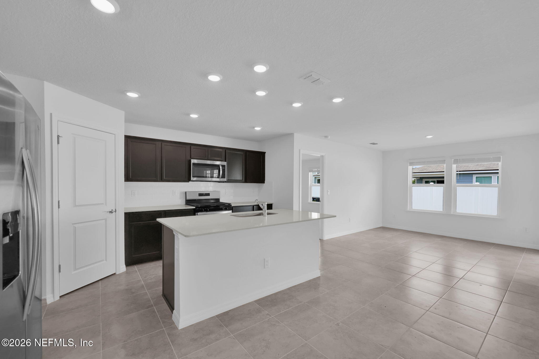 6813 Sandperch St, Jacksonville, FL 32244 photo